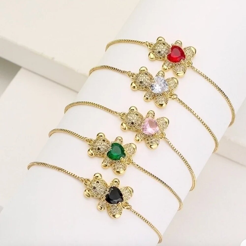 🩷 Pink Heart Teddy Bear Bracelet - New, never worn.